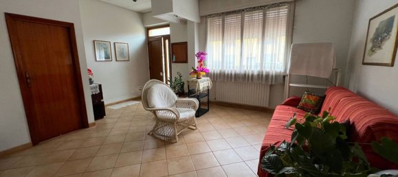 5 rooms House in Pesaro, Italy No. 277334 4