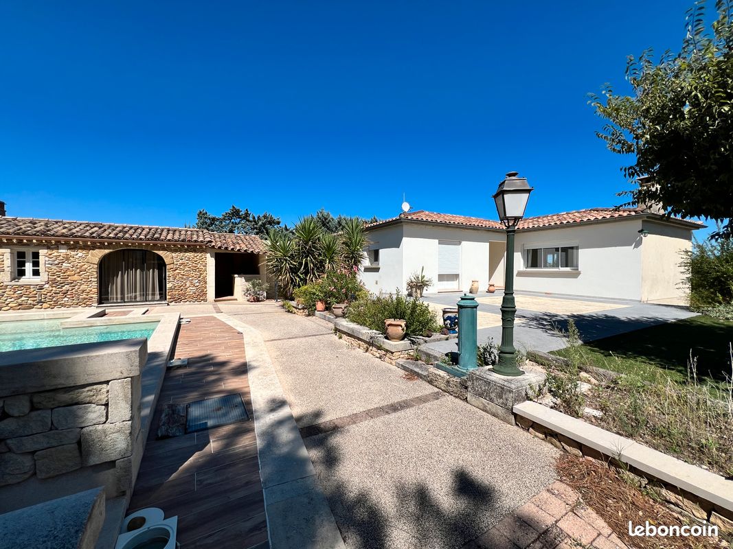 3 bedrooms House in Saint-Saturnin-les-Avignon, France No. 361053