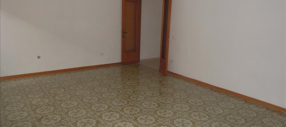 5-salle Appartement à Torgiano, Italy No. 137310 8