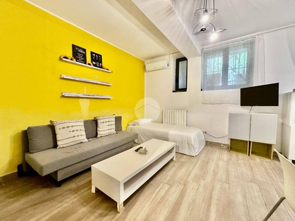 1 bedroom Apartment in Milan, Italy No. 239198