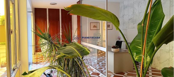 1 bedroom Apartment in Bergamo, Italy No. 320527 2