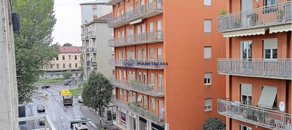 1 bedroom Apartment in Bergamo, Italy No. 320527 10