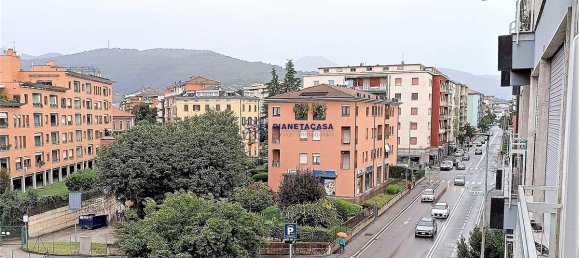 1 bedroom Apartment in Bergamo, Italy No. 320527 12