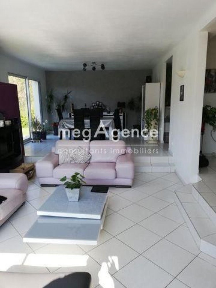 Casa de 5 dormitorios en Dieppe, France No. 25514