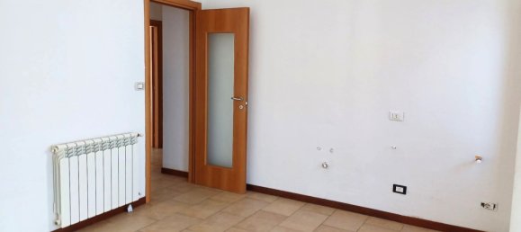 8 rooms Apartment in Palermo, Italy No. 307601 3