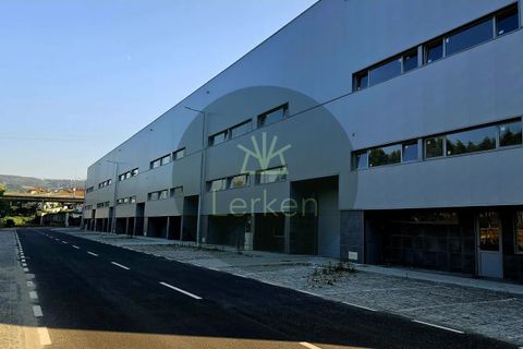 Propiedad comercial en Santo Tirso, Portugal 976 m² No. 219747