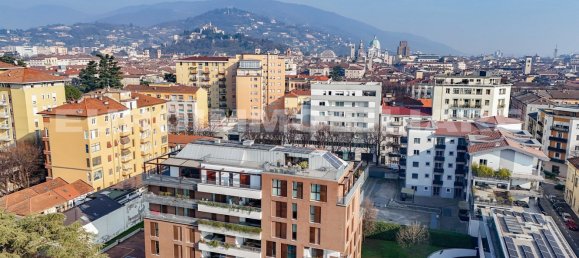 Apartamento de 4 divisões em Brescia, Italy N.º 118856 2