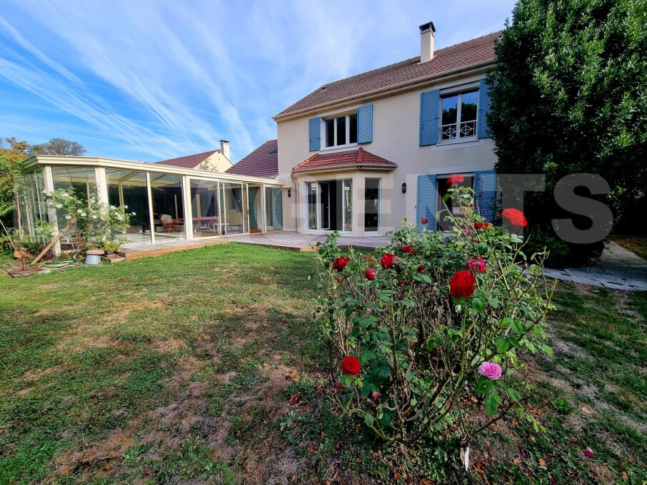 5 bedrooms House in Etiolles, France No. 339984