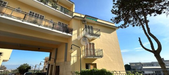 2 bedrooms Apartment in Naples, Italy No. 358689 4