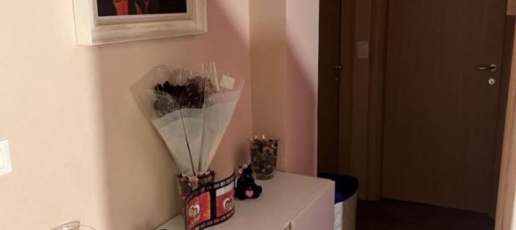 Gewerbliche Immobilie in Borgo San Giovanni, Italy 210m², Nr. 257389 2