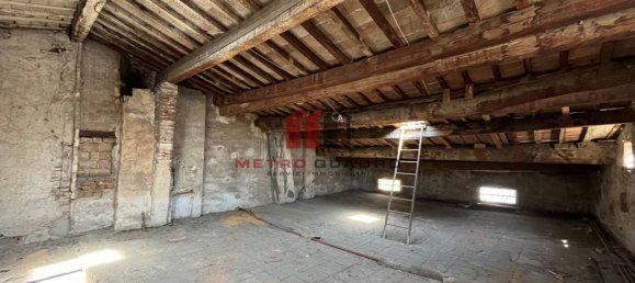 4 bedrooms House in Faenza, Italy No. 157932 12