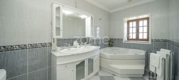 Дом с 8 спальнями в Повуа ди Ланьозу, Португалия № 31710 17