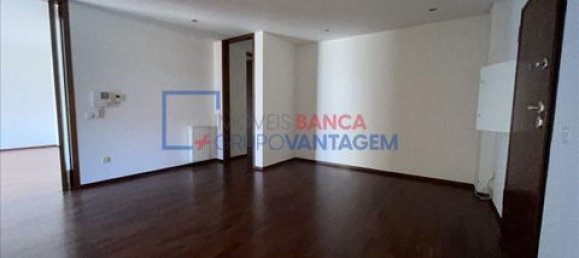 3 bedrooms Apartment in Porto, Portugal No. 214159 6