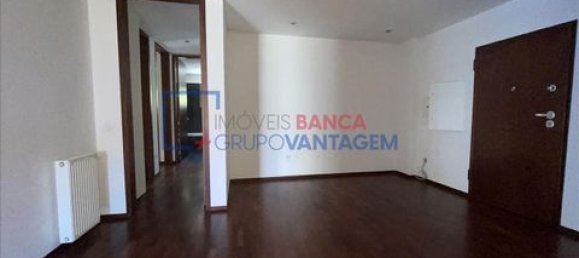 3 bedrooms Apartment in Porto, Portugal No. 214159 5
