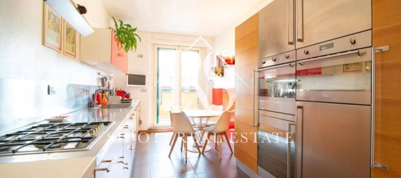 3 bedrooms Penthouse in Segrate, Italy No. 2583 31