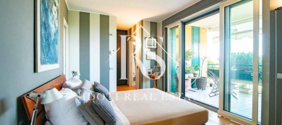 3 bedrooms Penthouse in Segrate, Italy No. 2583 20