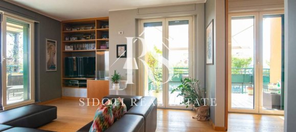 3 bedrooms Penthouse in Segrate, Italy No. 2583 2