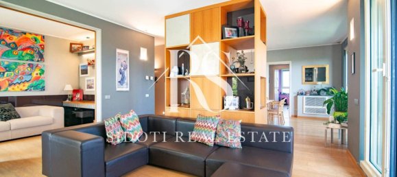 3 bedrooms Penthouse in Segrate, Italy No. 2583 10