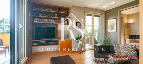 3 bedrooms Penthouse in Segrate, Italy No. 2583 9