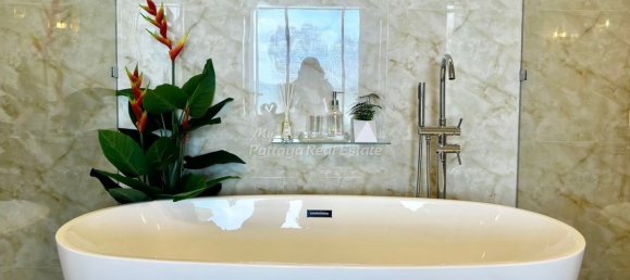 2 bedrooms Condo in Pattaya, Thailand No. 10627 2