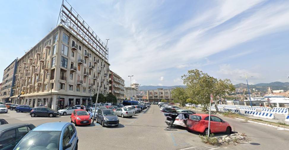 4 bedrooms Apartment in Messina, Italy No. 51838