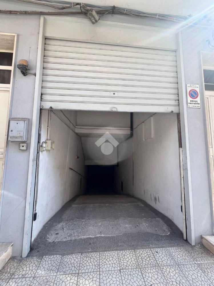 33m² Garage in Francavilla Fontana, Italy No. 314600