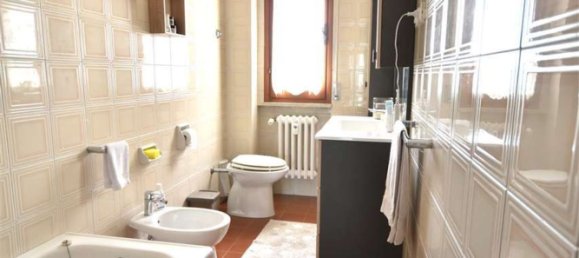 9 غرف نوم شقة في Chiaravalle, Italy رقم 362597 19