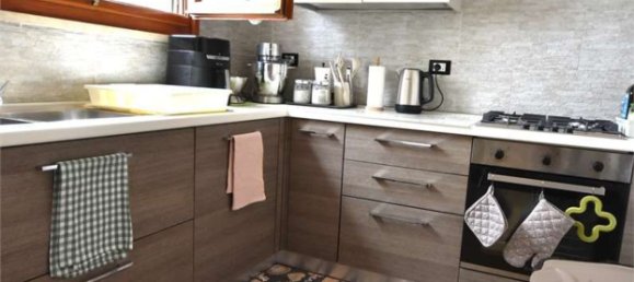 9 غرف نوم شقة في Chiaravalle, Italy رقم 362597 8