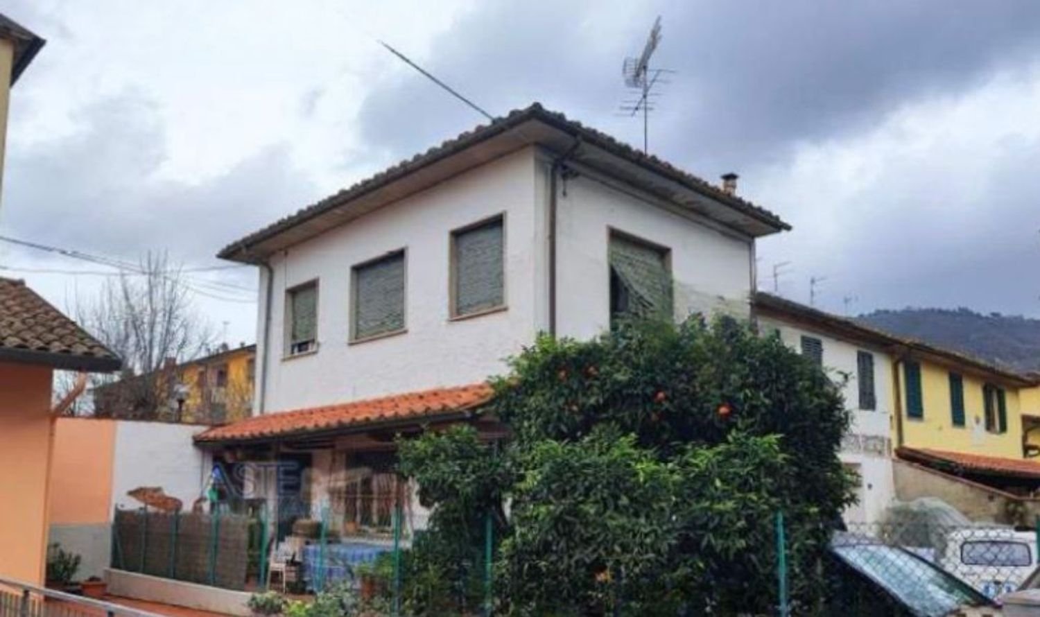 3 bedrooms Apartment in Pescia, Italy No. 336081