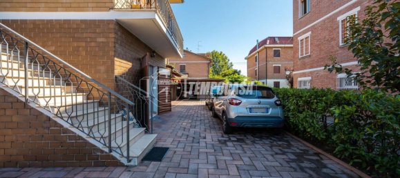 Villa de 4 dormitorios en Casalgrande, Italy No. 319837 45