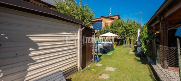 Villa de 4 dormitorios en Casalgrande, Italy No. 319837 40