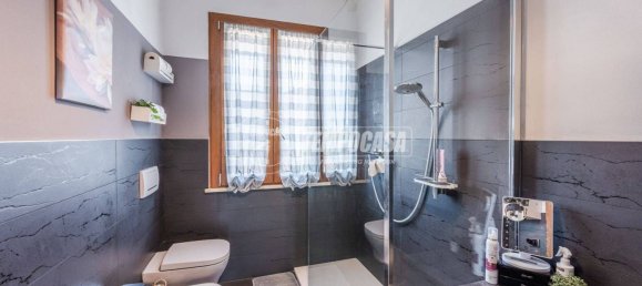 Villa de 4 dormitorios en Casalgrande, Italy No. 319837 33