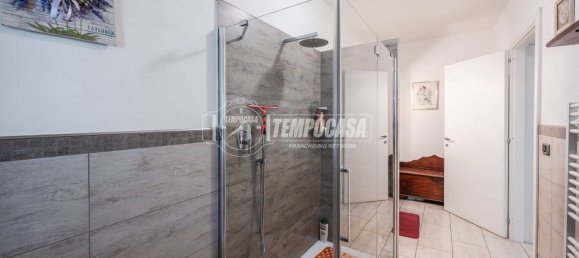 Villa de 4 dormitorios en Casalgrande, Italy No. 319837 11