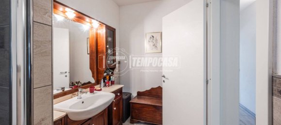 Villa de 4 dormitorios en Casalgrande, Italy No. 319837 12