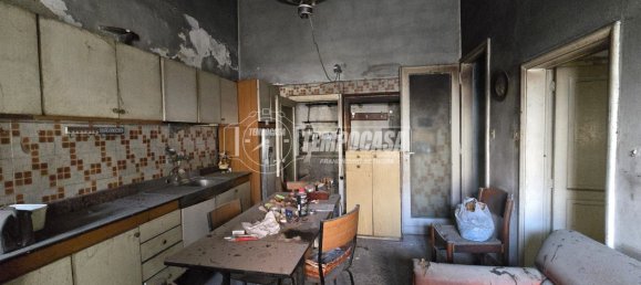 Casa de 4 divisões em Messina, Italy N.º 293688 10