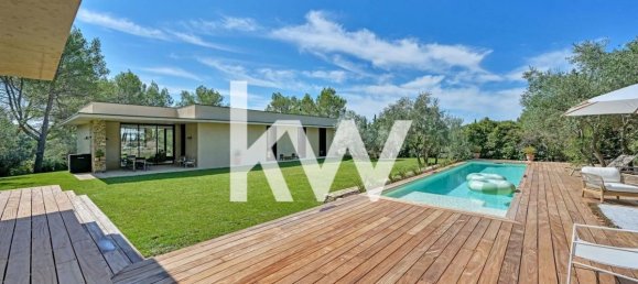 4 bedrooms Villa in Nimes, France No. 345427 2