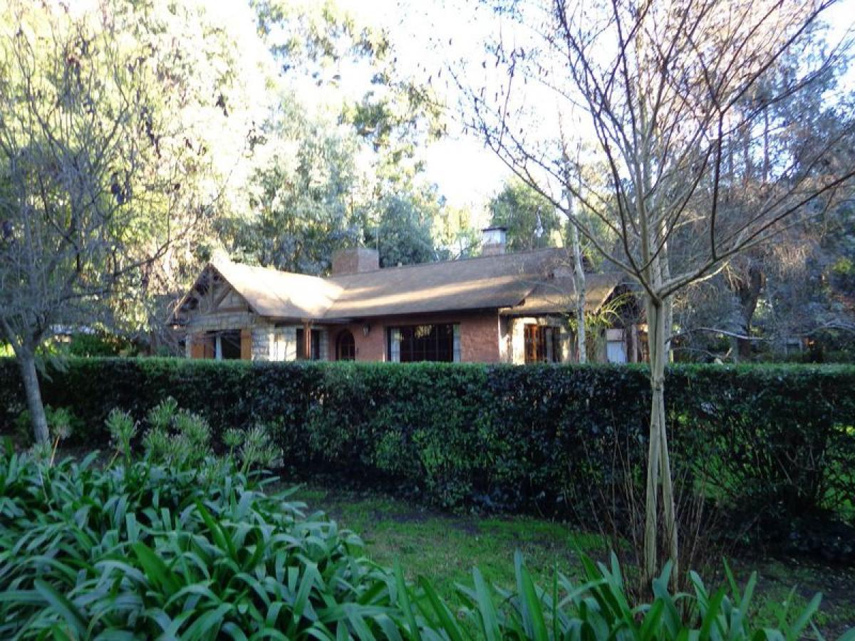 3 bedrooms House in Mar del Plata, Argentina No. 76206