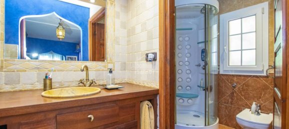 5 bedrooms House in Mahon, Spain No. 807 8