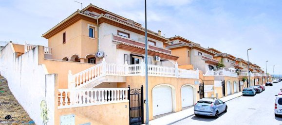 Casa de 3 dormitorios en Peligros, Spain No. 150325 2