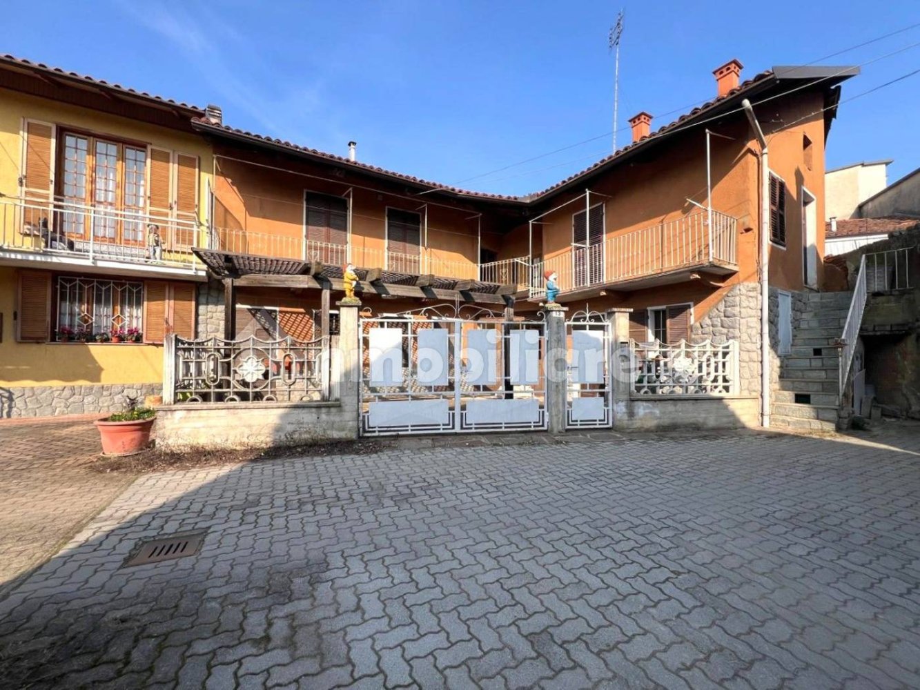 Вилла с 3 спальнями в Кунео, Италия № 11905