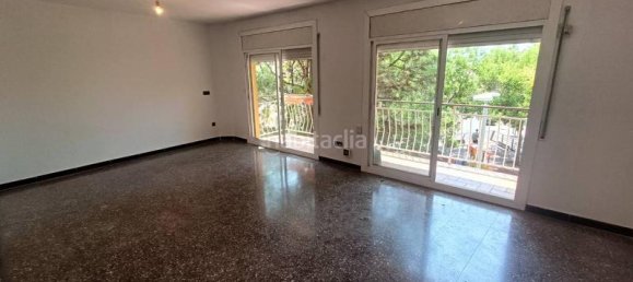 3 bedrooms Apartment in Santa Coloma de Gramenet, Spain No. 151247 12