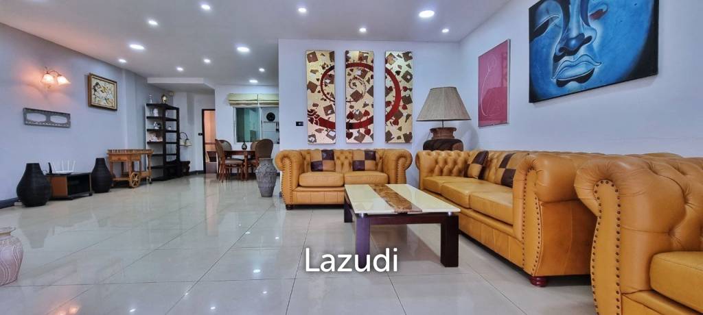 Café/restaurante de 3 dormitorios en Pattaya, Thailand No. 14479