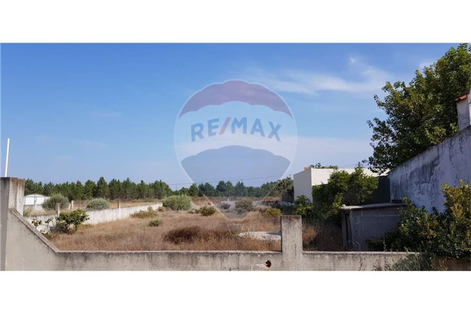 711m² Land in Setubal, Portugal No. 56062