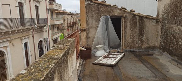 Casa de 10 habitaciónes en Pachino, Italy No. 68338 32