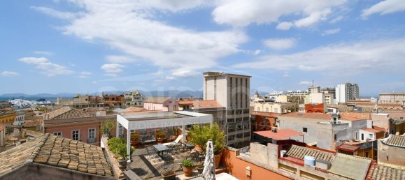 Ático de 8 dormitorios en Cagliari, Italy No. 314538 2