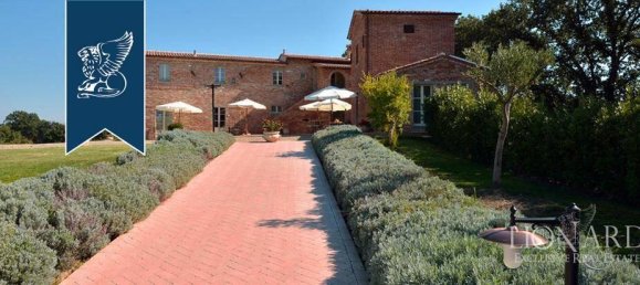 9 bedrooms Villa in Foiano della Chiana, Italy No. 331190 10