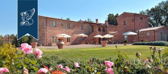 9 bedrooms Villa in Foiano della Chiana, Italy No. 331190 4