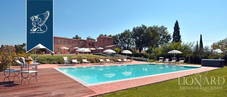 9 bedrooms Villa in Foiano della Chiana, Italy No. 331190