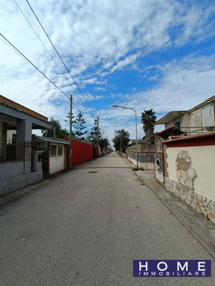 Villa de 5 divisões em Castel Volturno, Italy N.º 144569