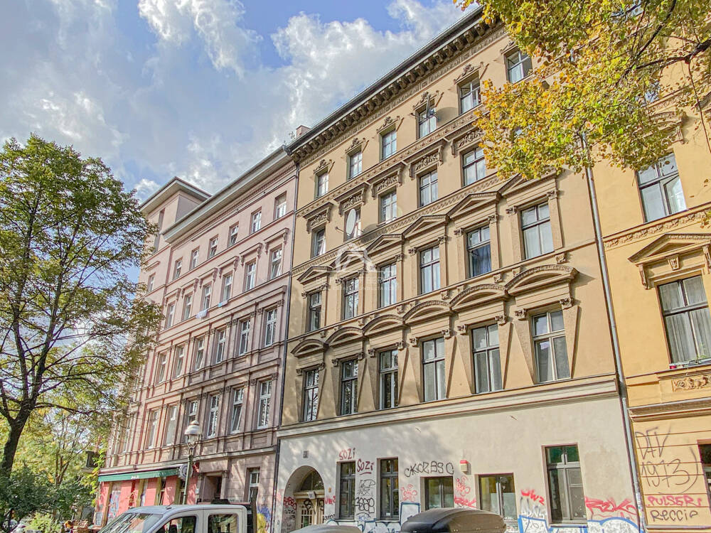 8 rooms Building in Kreuzberg, Germany No. 29179